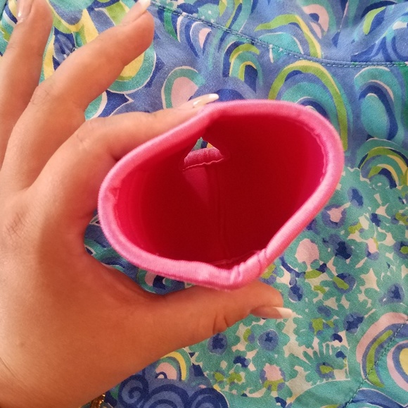 🔥😍Lilly Pulitzer KOOZIEEEE😍🔥 - Picture 2 of 3